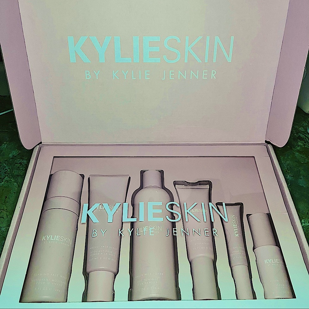 🌸KYLIE SKIN FULL SIZE KITS🌸